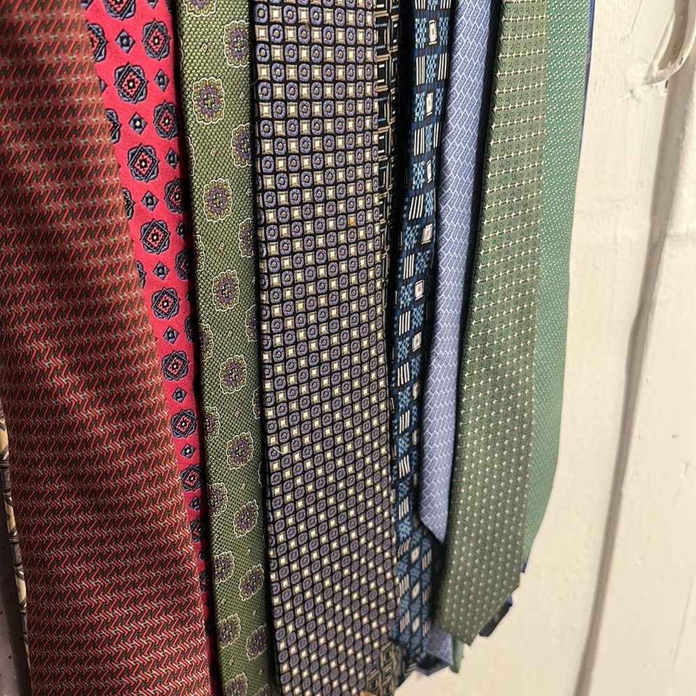 10+ plus designer ties Hermes 2 Zegna 1 Robert Talbot 3 and brioni 3
